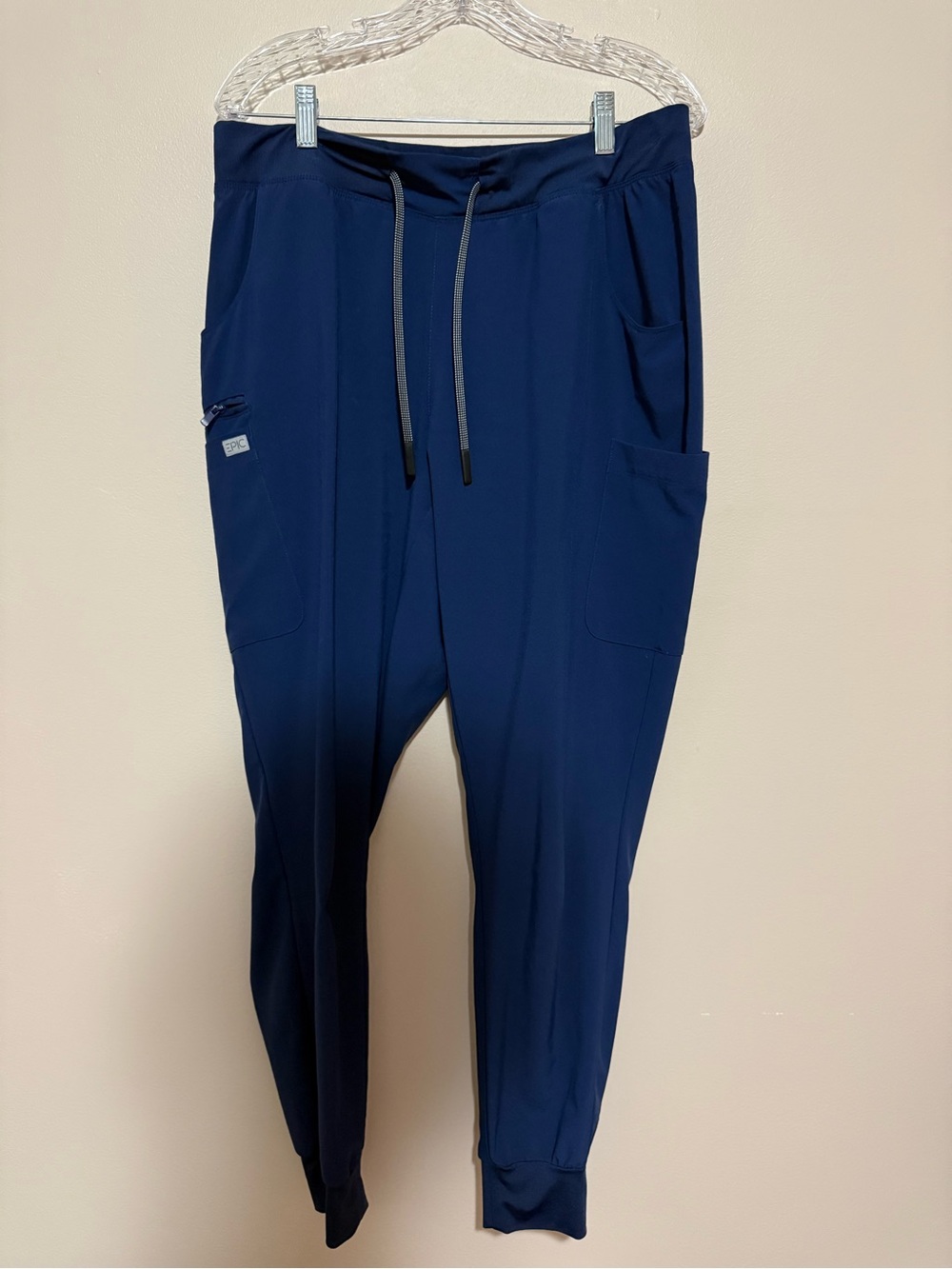 Women’s Epic Jogger scub pants with zipper pocket